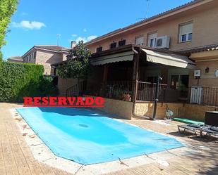 Swimming pool of House or chalet for sale in Villaviciosa de Odón  with Air Conditioner, Heating and Private garden