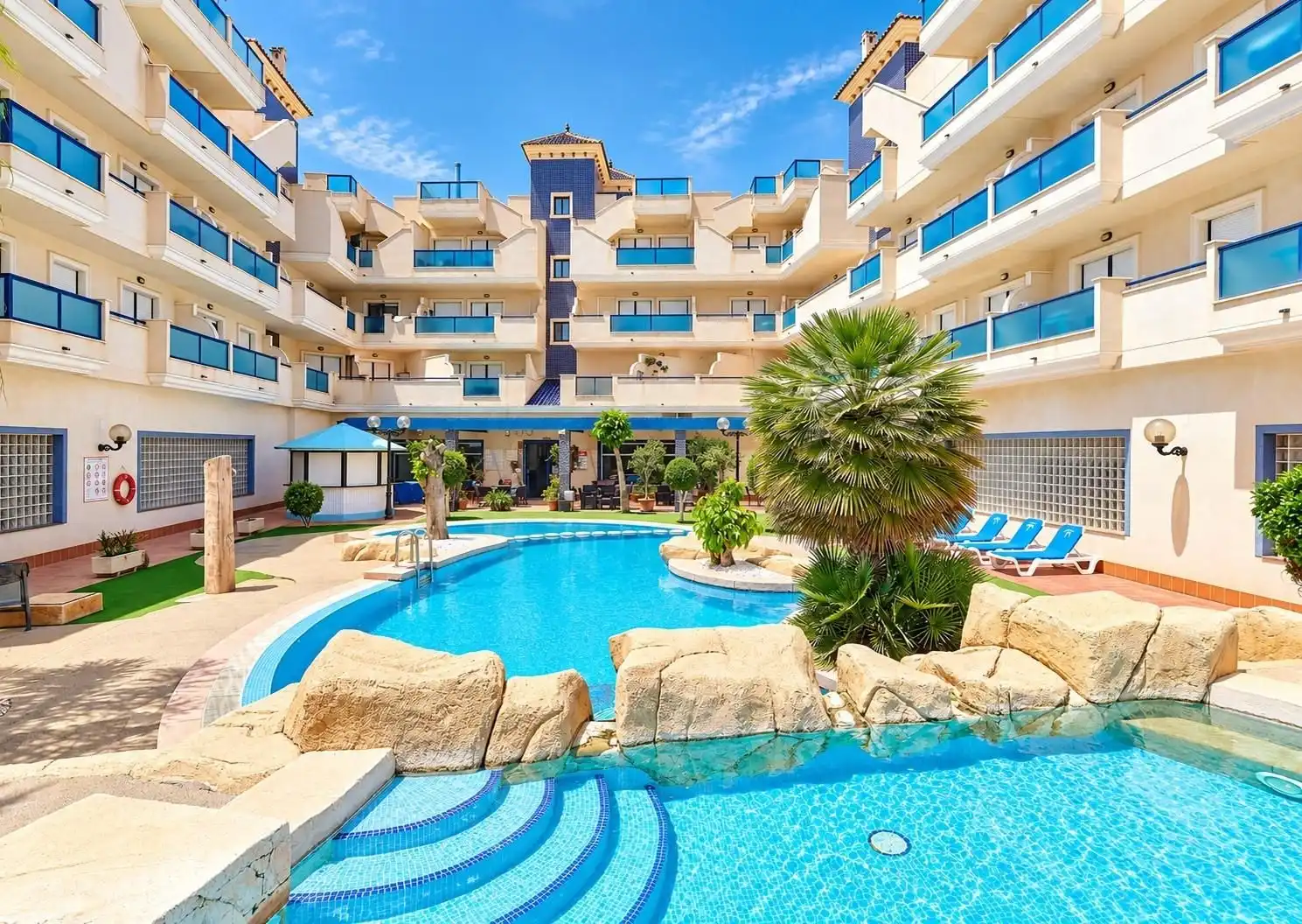 Apartament amb terrassa en venda a Calle Isla Cabrera-la Règia, imagen 2