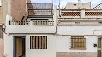 Exterior view of Single-family semi-detached for sale in  Barcelona Capital  with Air Conditioner and Terrace