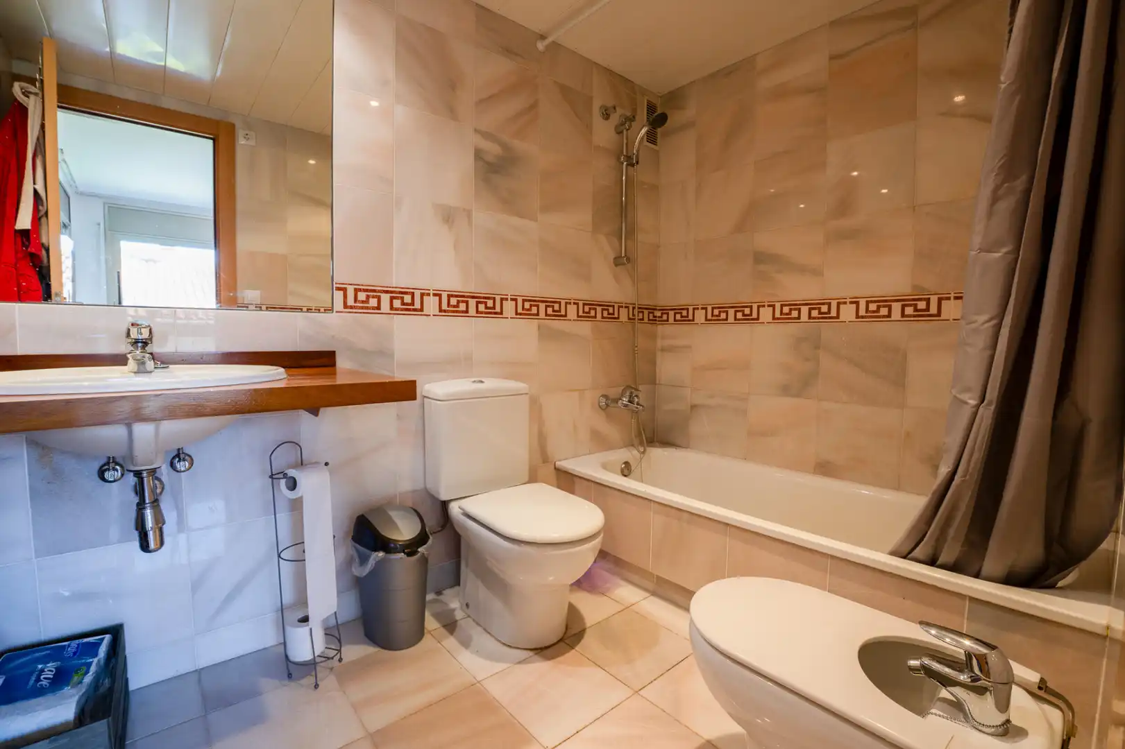Baño de Apartamento en venta en Castell d'Aro, Platja d'Aro i s'Agaró con Aire acondicionado, Calefacción y Terraza