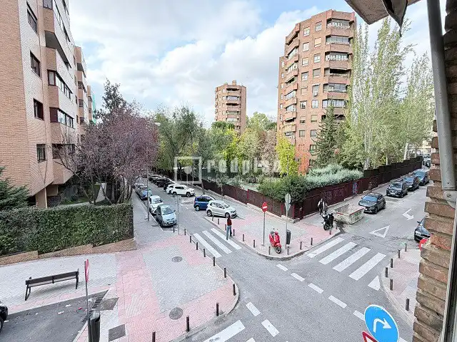 Vista exterior de Piso de alquiler en Madrid con Amueblado