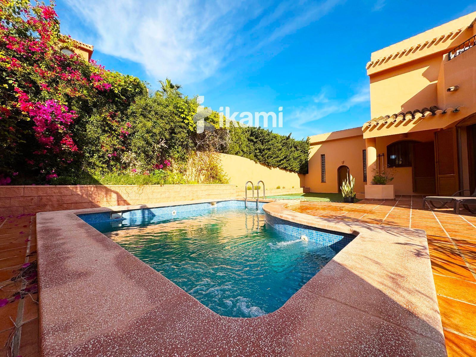 Piscina de Casa adosada en venda en Cartagena amb Aire condicionat, Calefacció i Terrassa