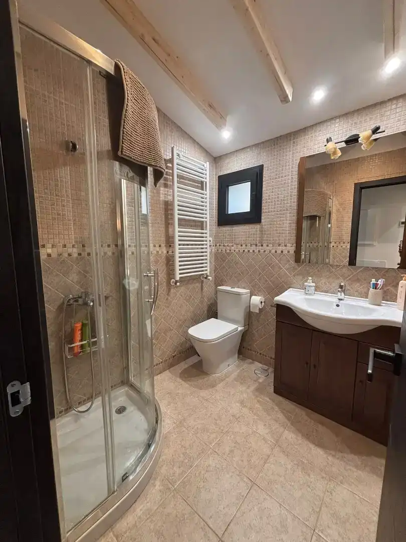 Bathroom of Houses for sale in Herradón de Pinares