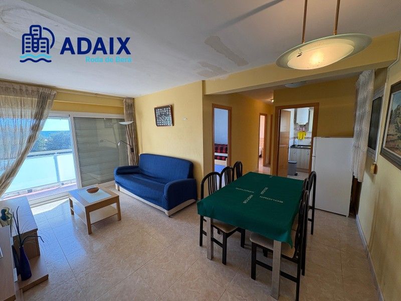 Vista exterior de Piso en venta en Roda de Berà con Horno y Balcón