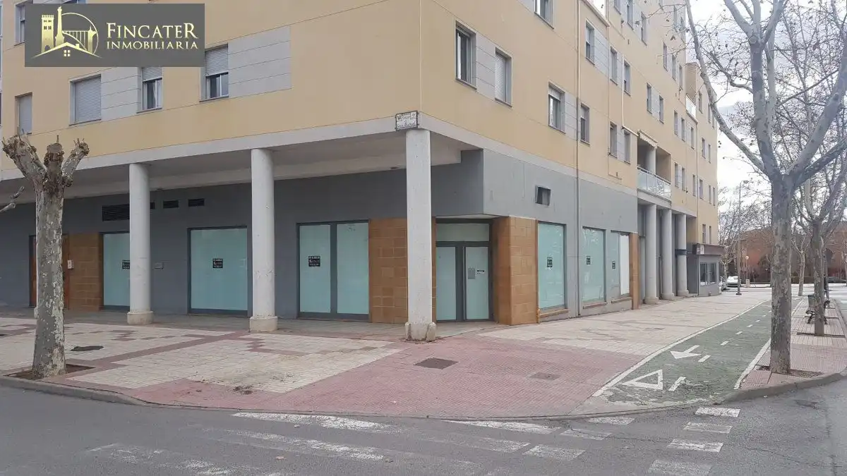 Local comercial de lloguer a Ensanche - Fuenfresca