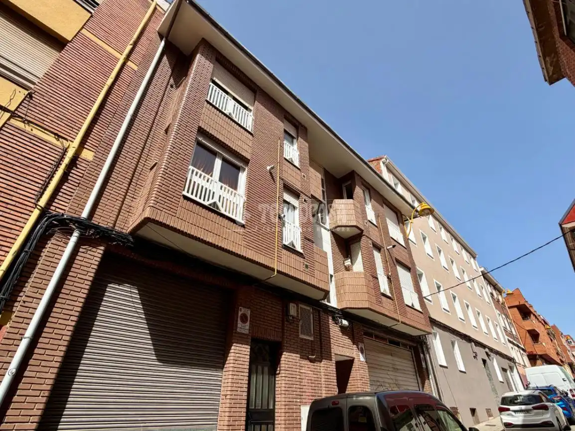 Exterior view of Flat for sale in León Capital   with Heating and Parquet flooring
