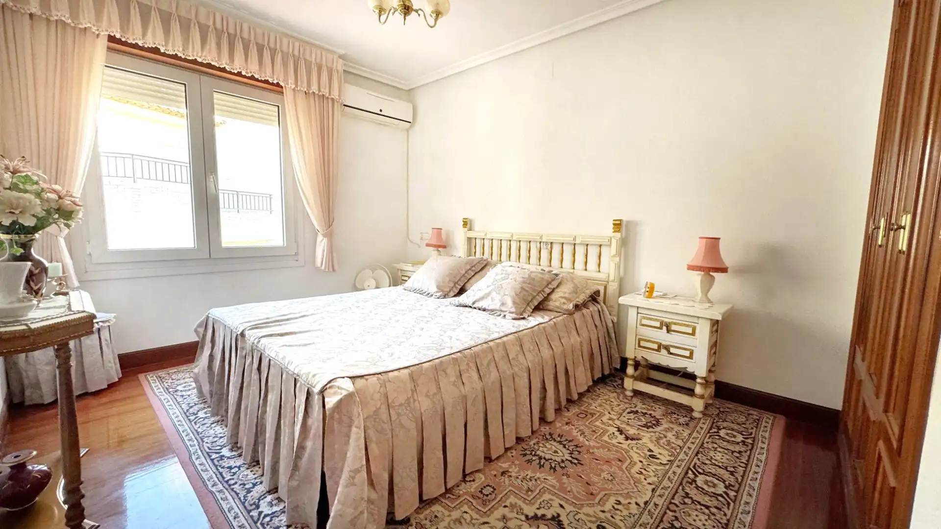Habitación de Casa o chalet en venta en L'Alfàs del Pi con Piscina