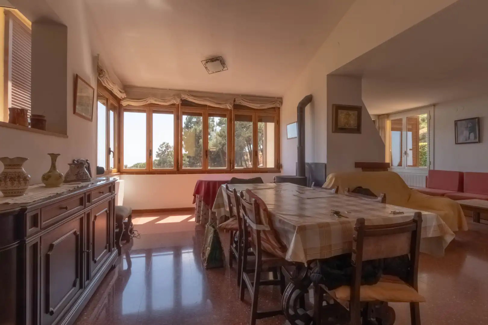 Menjador de Casa o xalet en venda en Sant Cebrià de Vallalta amb Calefacció, Jardí privat i Terrassa