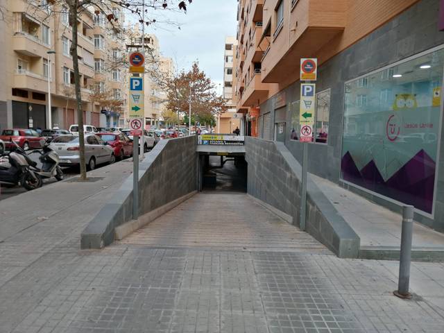 Garaje en Alquiler en Carrer d'Il·licità Absent, 2 en Ciutat Universitària