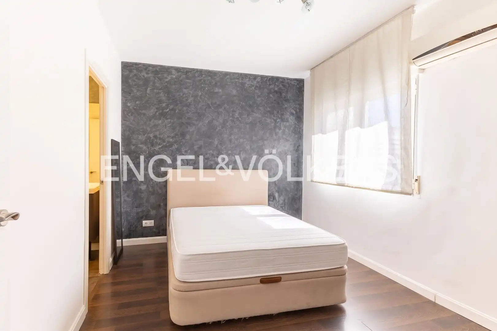 Bedroom of Flat for rent in Madrid  with Air Conditioner, Heating and Parquet flooring