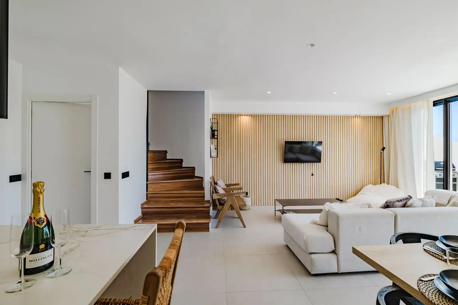 Living room of Houses for sale in Marbella  with Air Conditioner, Terrace and Community pool