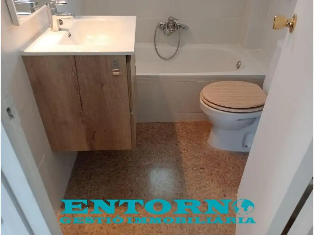 Bathroom of Flat for sale in Mollet del Vallès  with Air Conditioner, Terrace and Balcony
