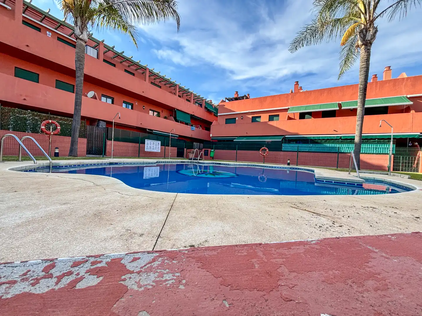 Piscina de Piso en venta en Casares con Aire acondicionado, Calefacción y Amueblado