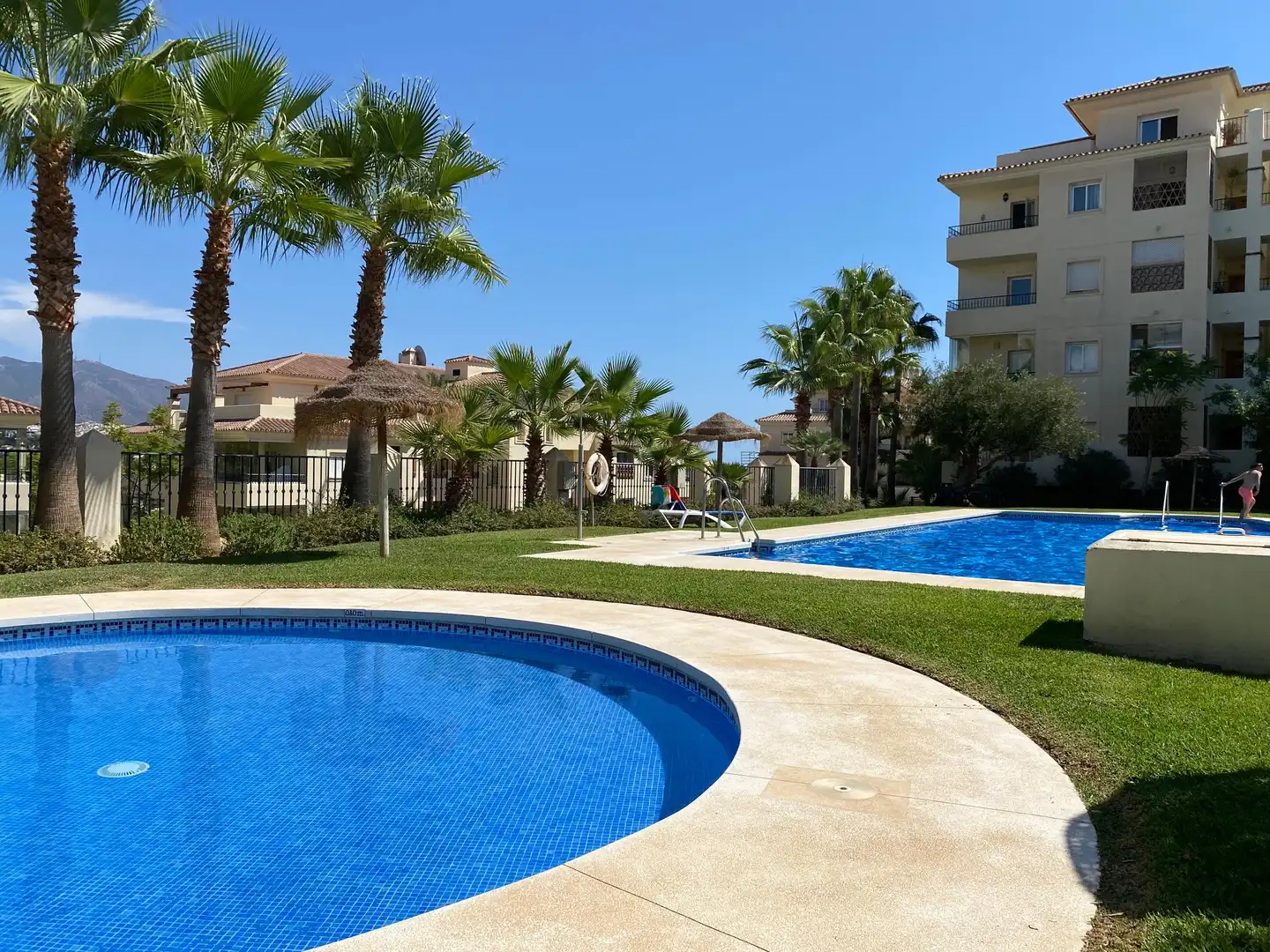 Piscina de Piso en venta en Mijas con Trastero y Piscina