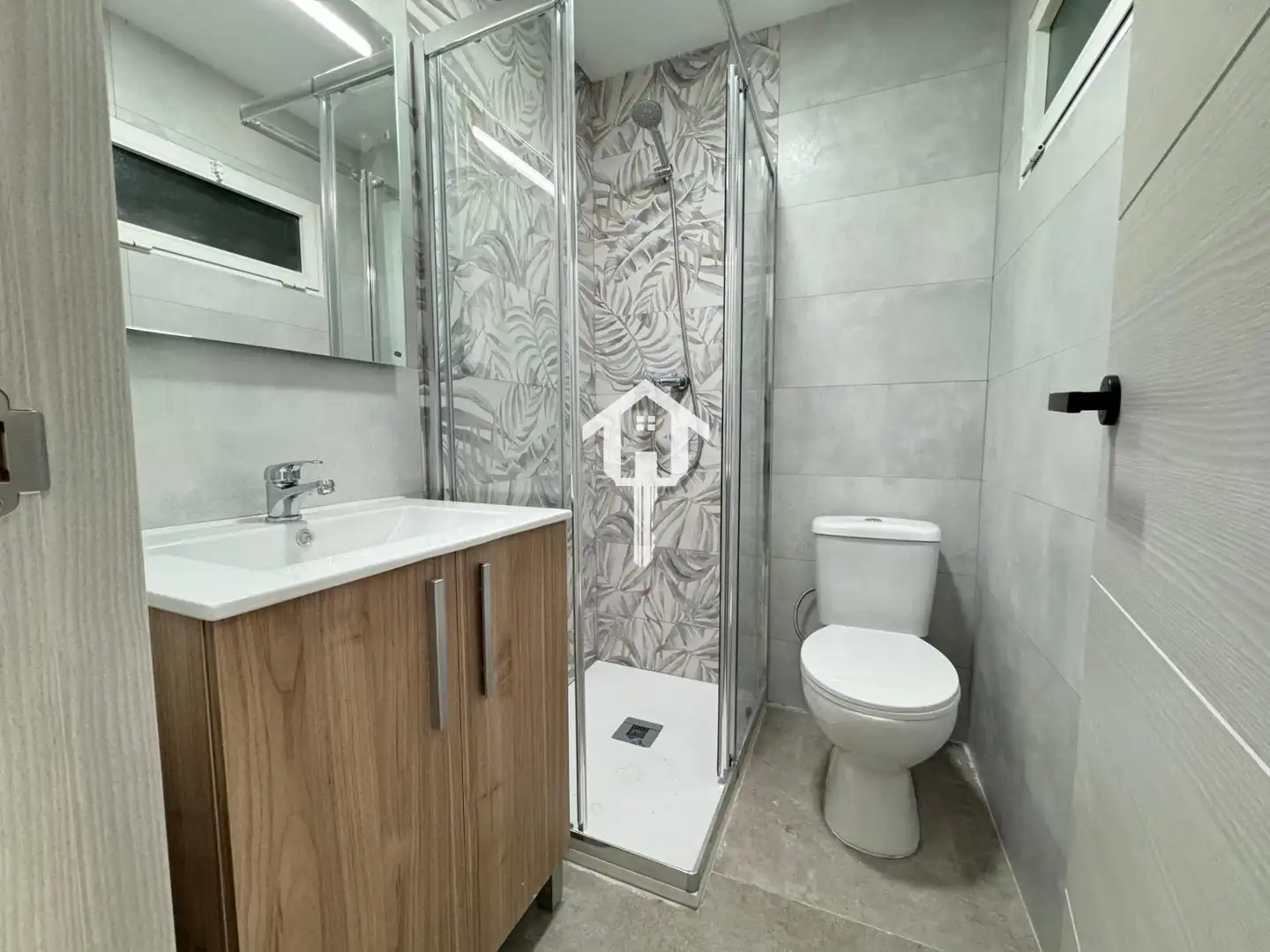 Badezimmer von Wohnung zum Verkauf in Alicante / Alacant mit Privatgarten und Terrasse