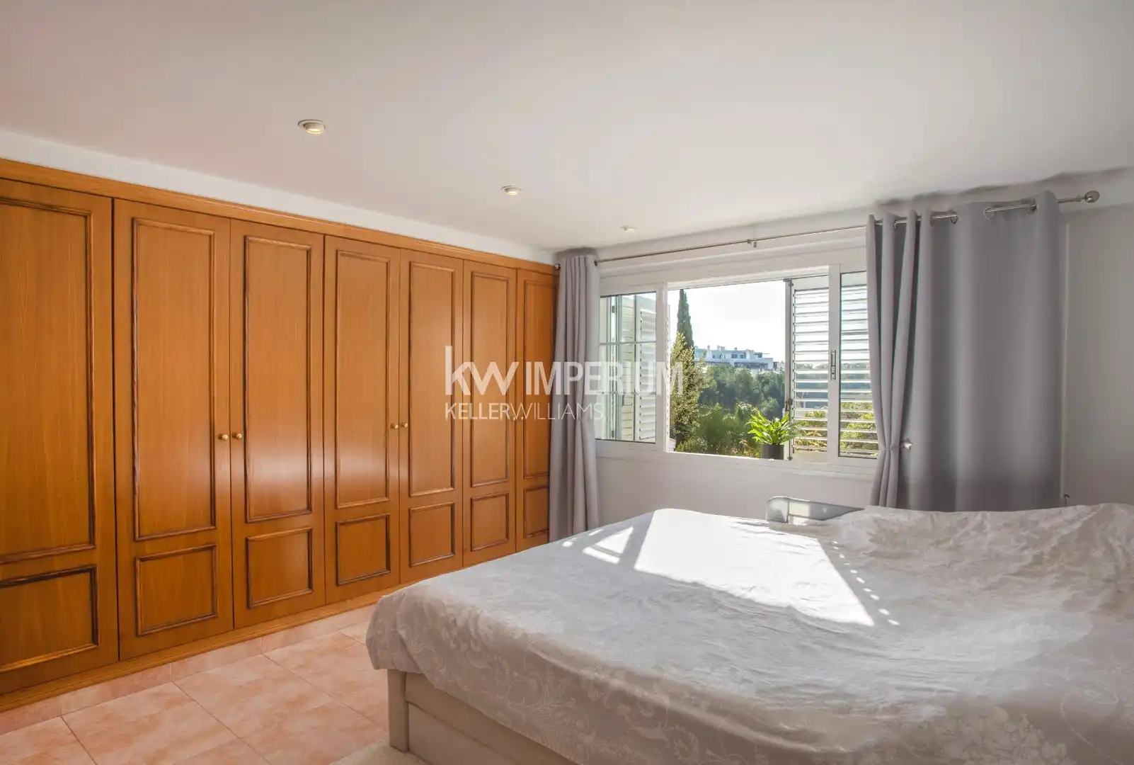 Habitación de Piso de alquiler en Tarragona con Jardín privado, Terraza y Amueblado