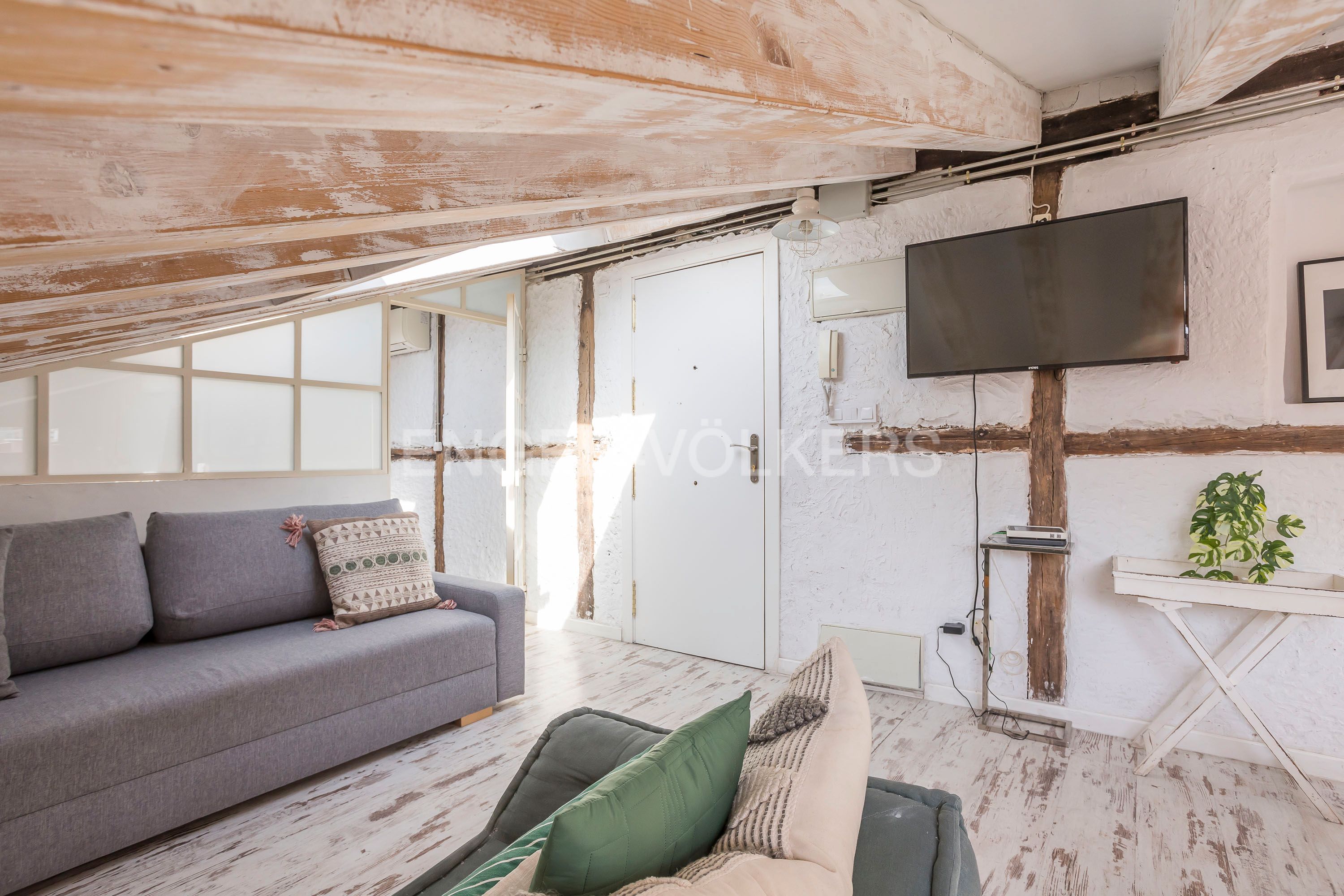 Living room of Apartment for sale in  Madrid Capital  with Air Conditioner, Heating and Furnished