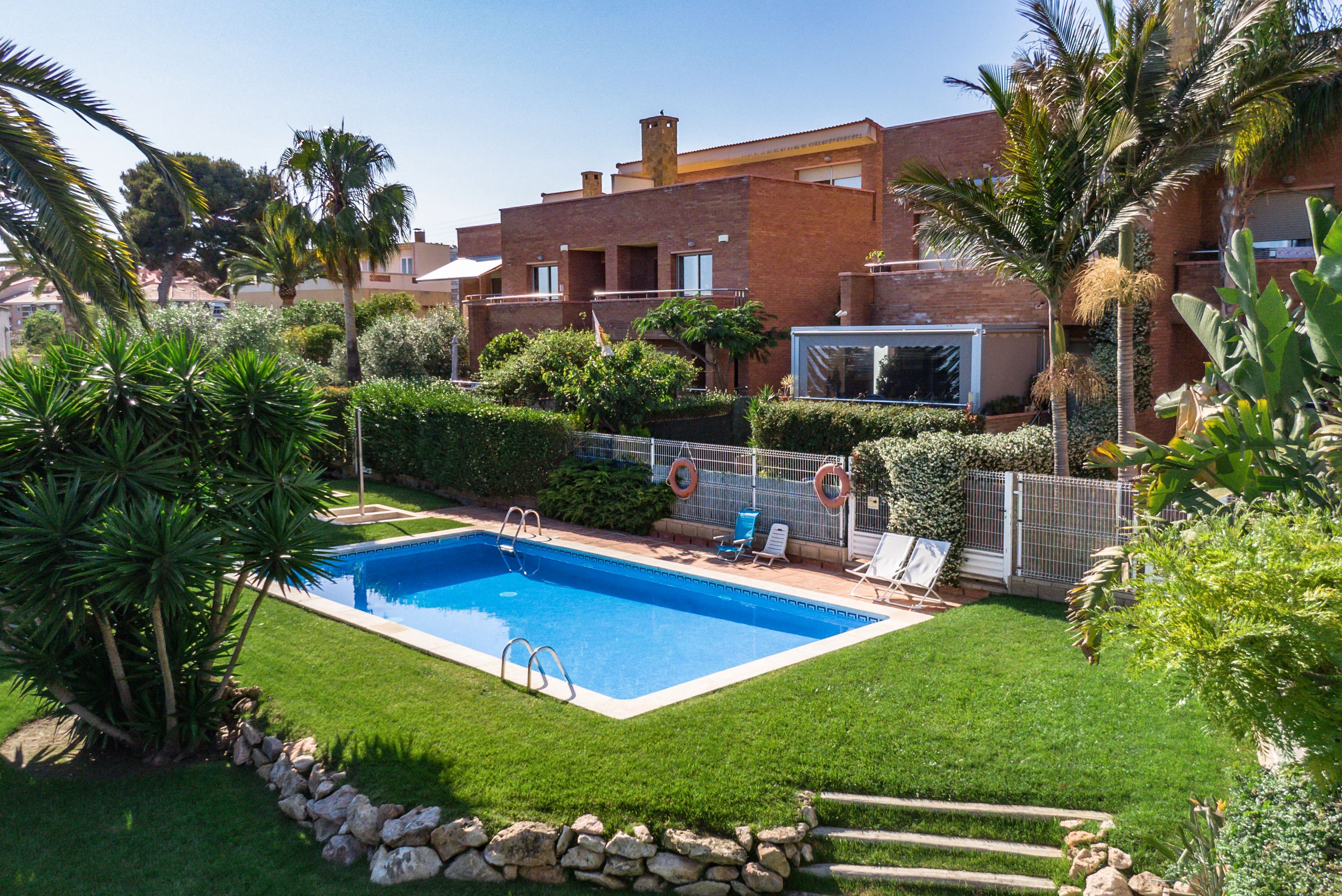 Piscina de Casa o xalet en venda en  Tarragona Capital amb Aire condicionat, Calefacció i Jardí privat