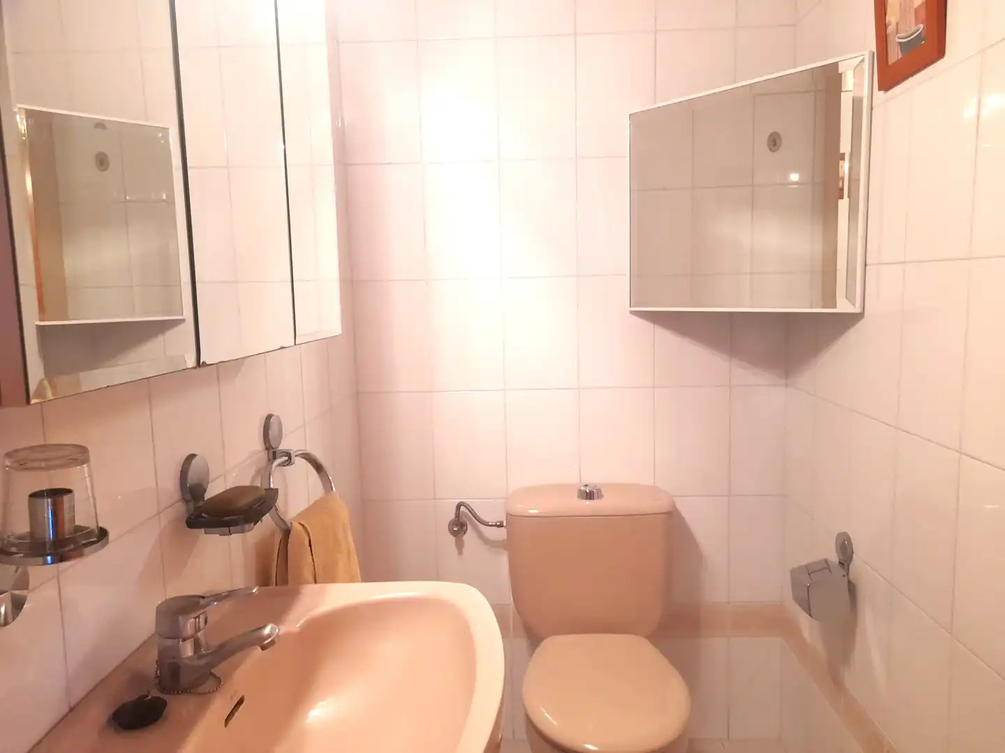 Baño de Casa adosada en venta en Pozuelo de Alarcón con Aire acondicionado, Calefacción y Jardín privado