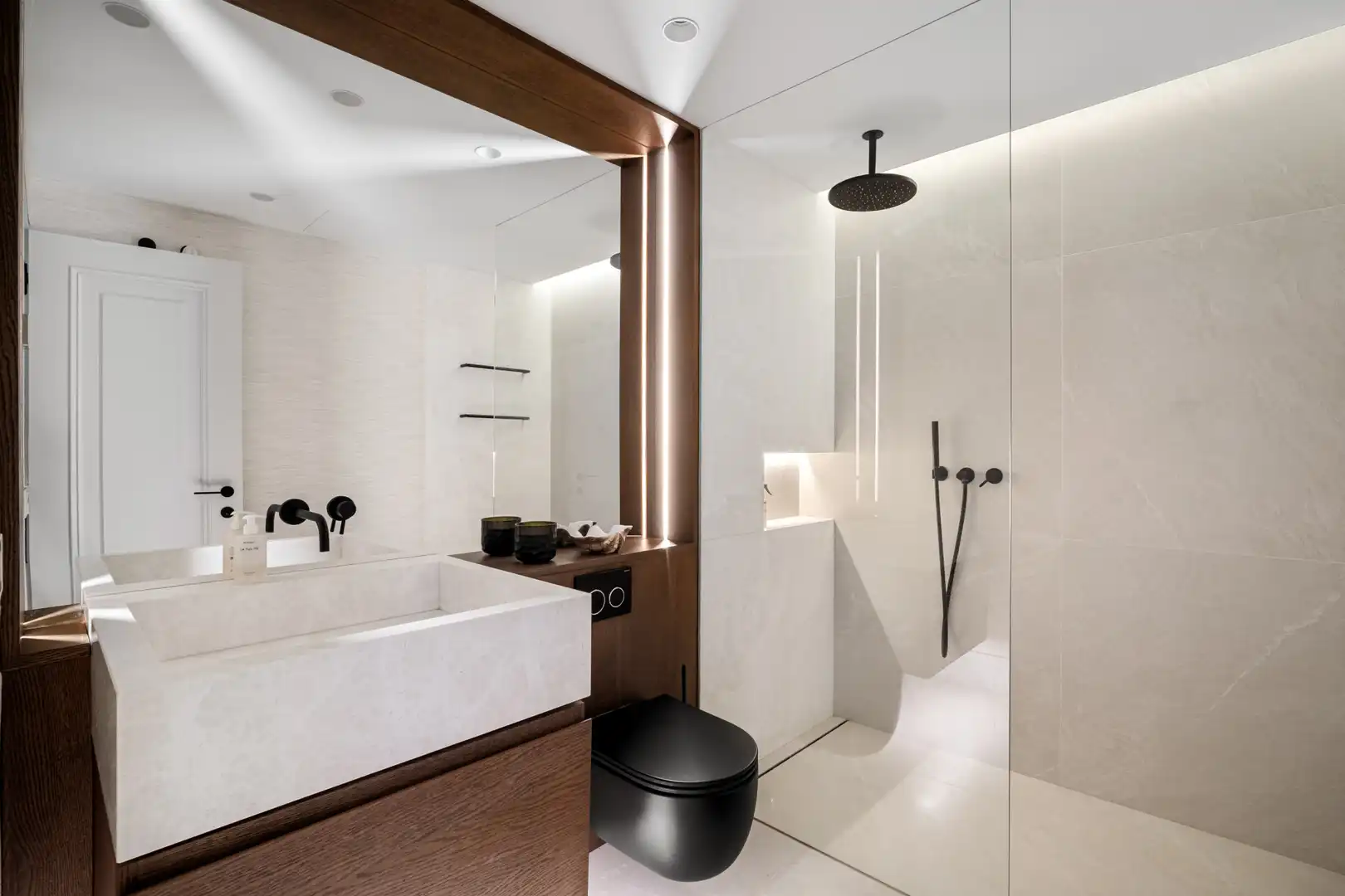 Bathroom of Attic for sale in Marbella  with Air Conditioner, Heating and Terrace