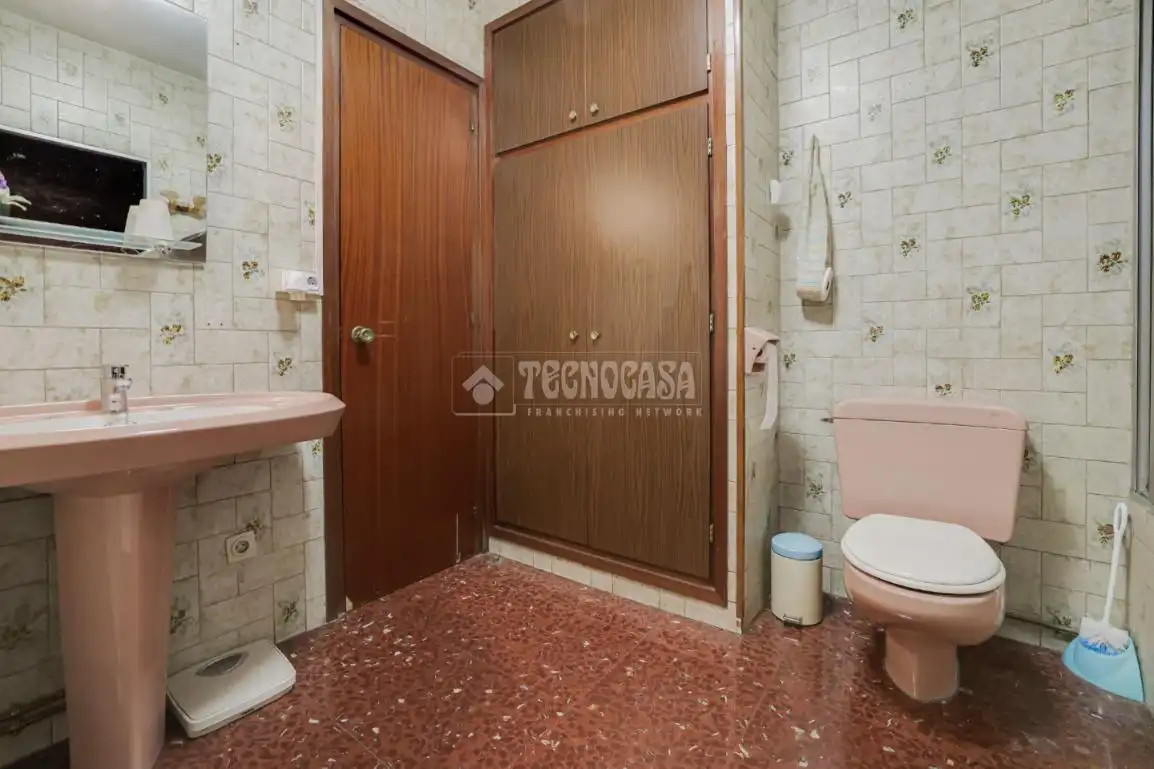 Baño de Piso en venta en Ripollet con Aire acondicionado y Balcón