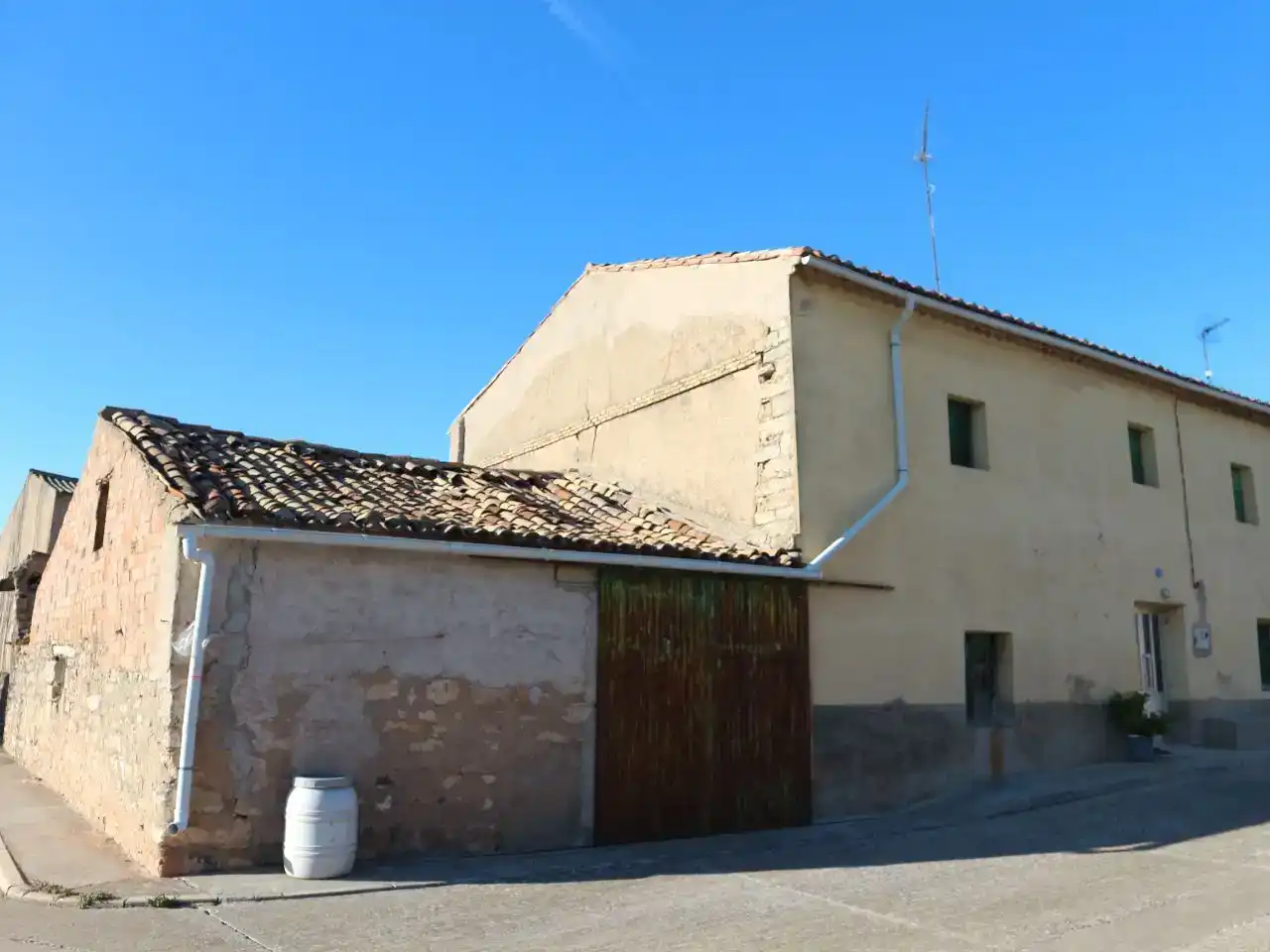 Exterior view of Flat for sale in Olmillos de Muñó  with Furnished