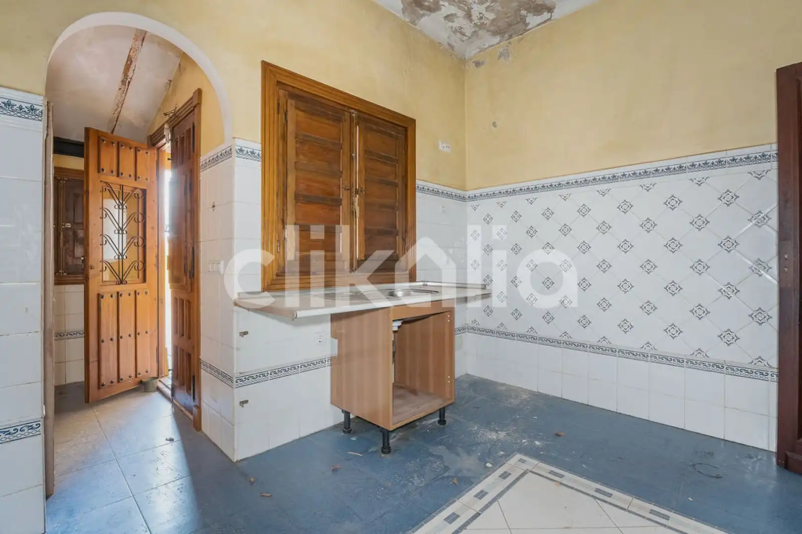 Cuina de Casa o xalet en venda en Baza amb Calefacció i Terrassa