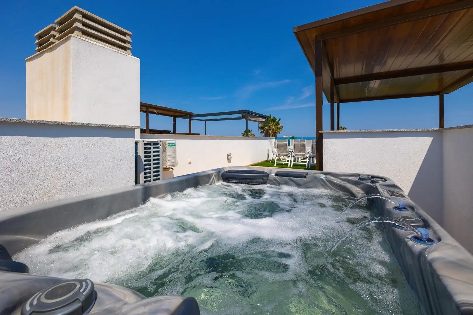 Terrasse von Einfamilien-Reihenhaus zum Verkauf in Torrevieja mit Klimaanlage, Heizung und Terrasse