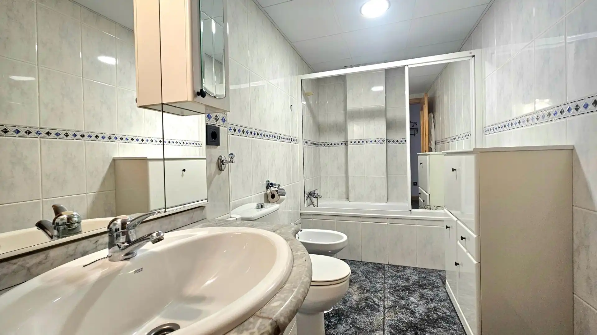 Badezimmer von Wohnung zum Verkauf in La Unión mit Klimaanlage, Heizung und Terrasse