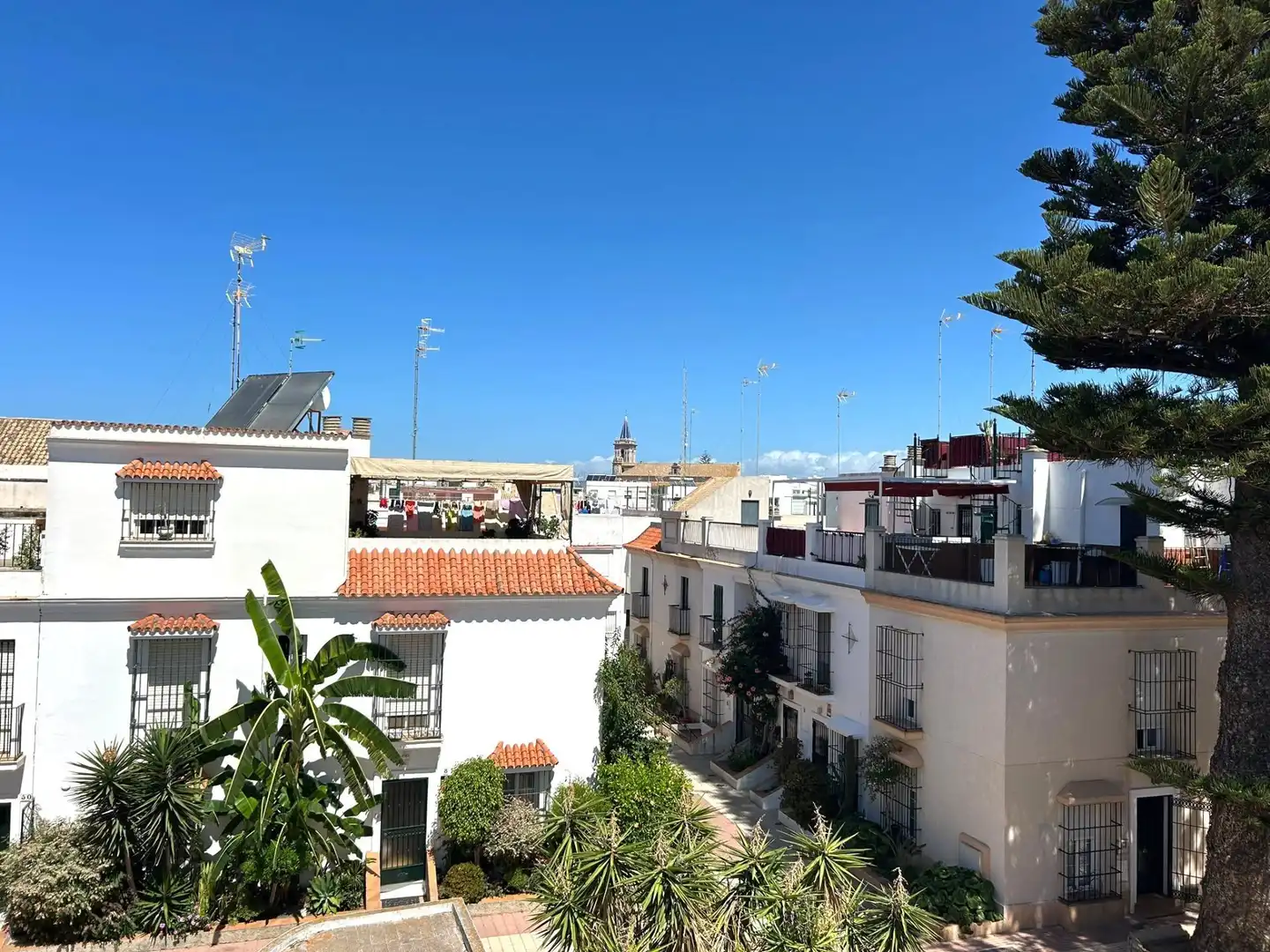 Exterior view of Detached homes for rent in Chipiona  with Air Conditioner, Furnished and Balcony