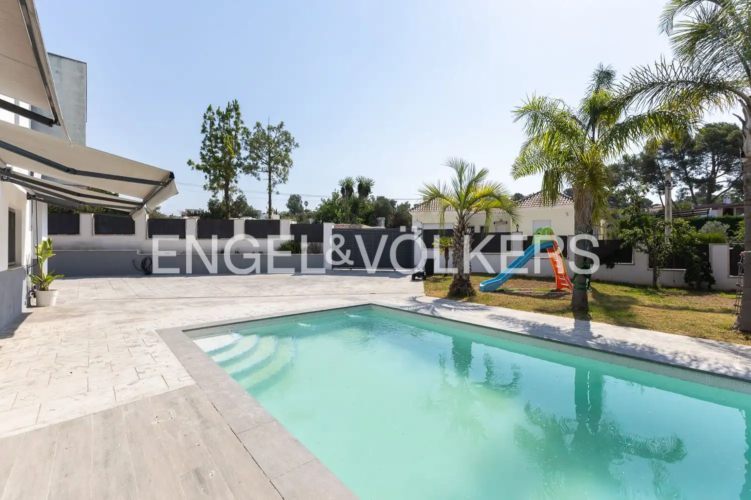 Piscina de Casa o chalet en venta en Torrent con Aire acondicionado, Calefacción y Jardín privado