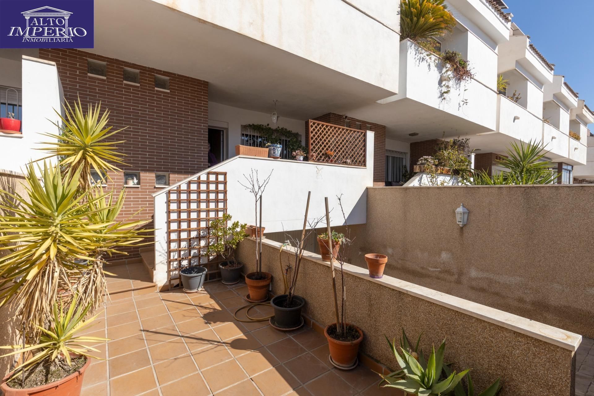 Terrassa de Casa adosada en venda en Churriana de la Vega amb Calefacció, Terrassa i Balcó