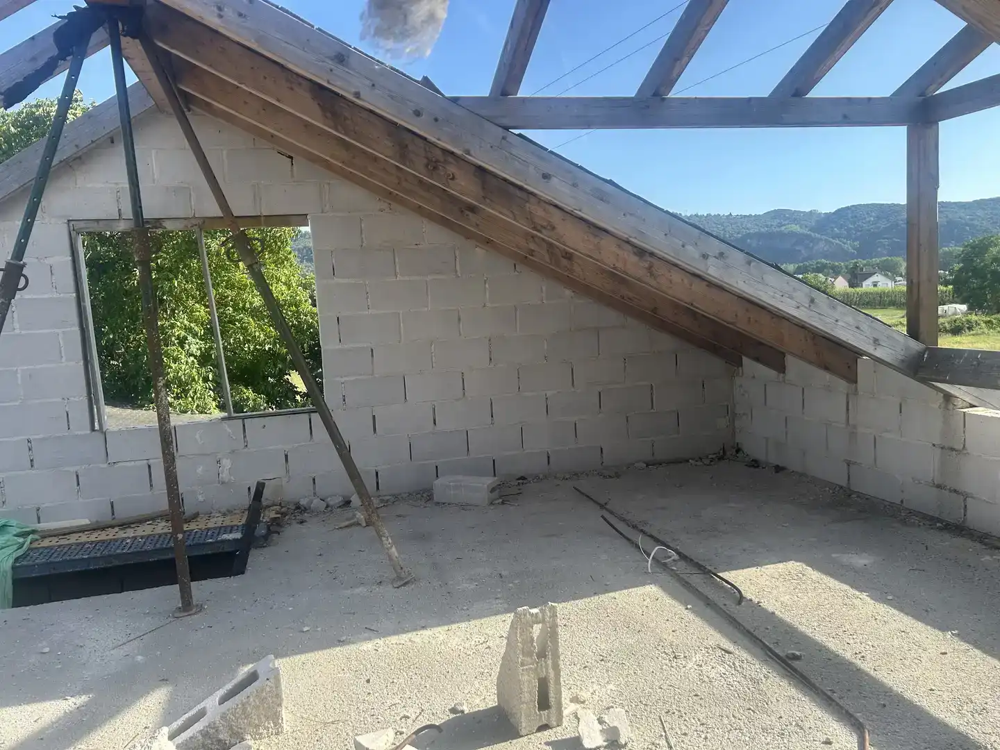 Terrassa de Casa o xalet en venda en Carracedelo amb Jardí privat, Piscina i Balcó