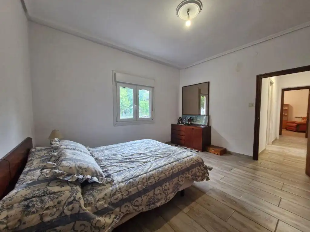 Dormitori de Casa o xalet en venda en Los Corrales de Buelna  amb Calefacció, Jardí privat i Traster