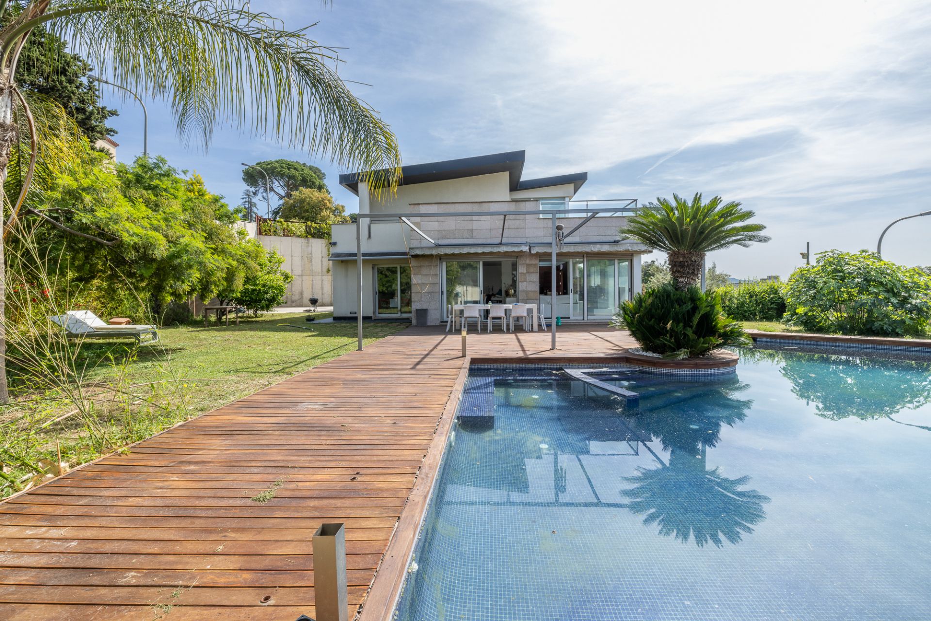 Swimming pool of House or chalet for sale in Cerdanyola del Vallès  with Air Conditioner, Heating and Private garden