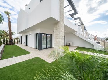 Casa con balcón en venta en Pilar de la Horadada ciudad