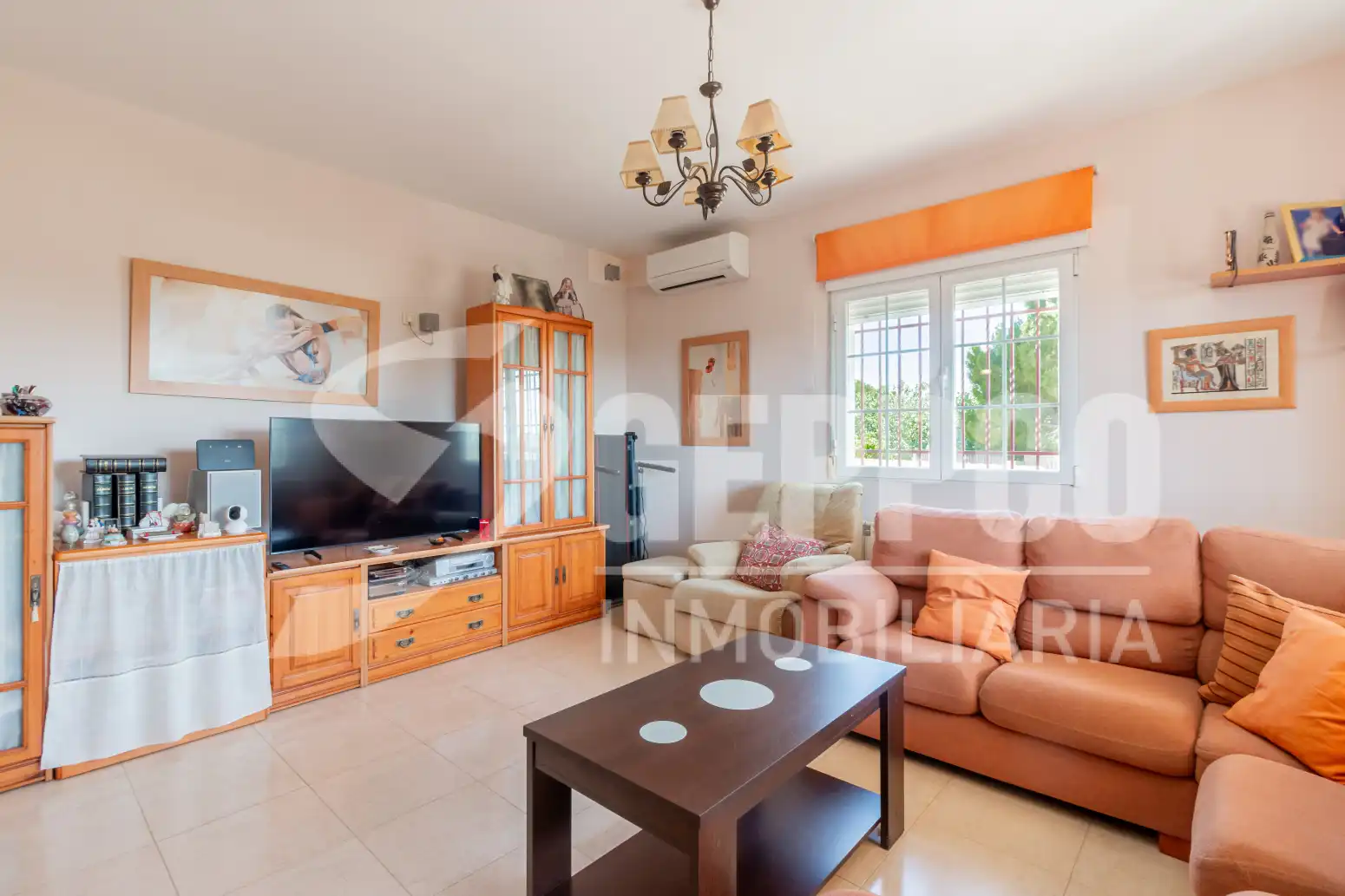 Sala d'estar de Casa o xalet en venda en Santa Cruz del Retamar amb Aire condicionat, Calefacció i Terrassa