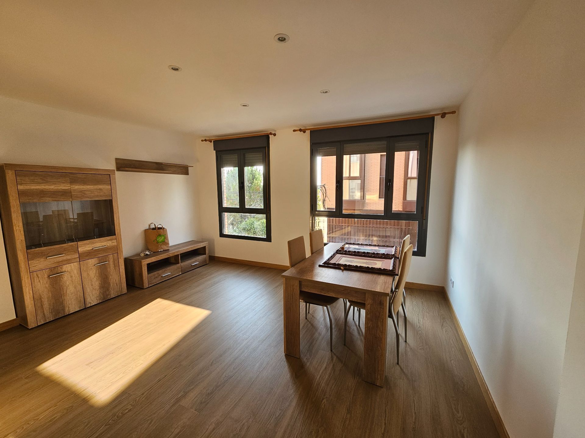 Menjador de Apartament de lloguer en  Madrid Capital amb Aire condicionat, Calefacció i Terrassa