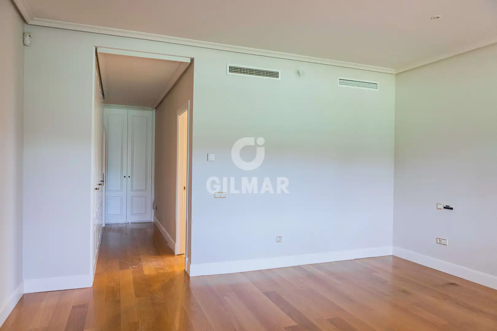 Habitación de Casa o chalet en venta en El Escorial con Calefacción, Jardín privado y Piscina