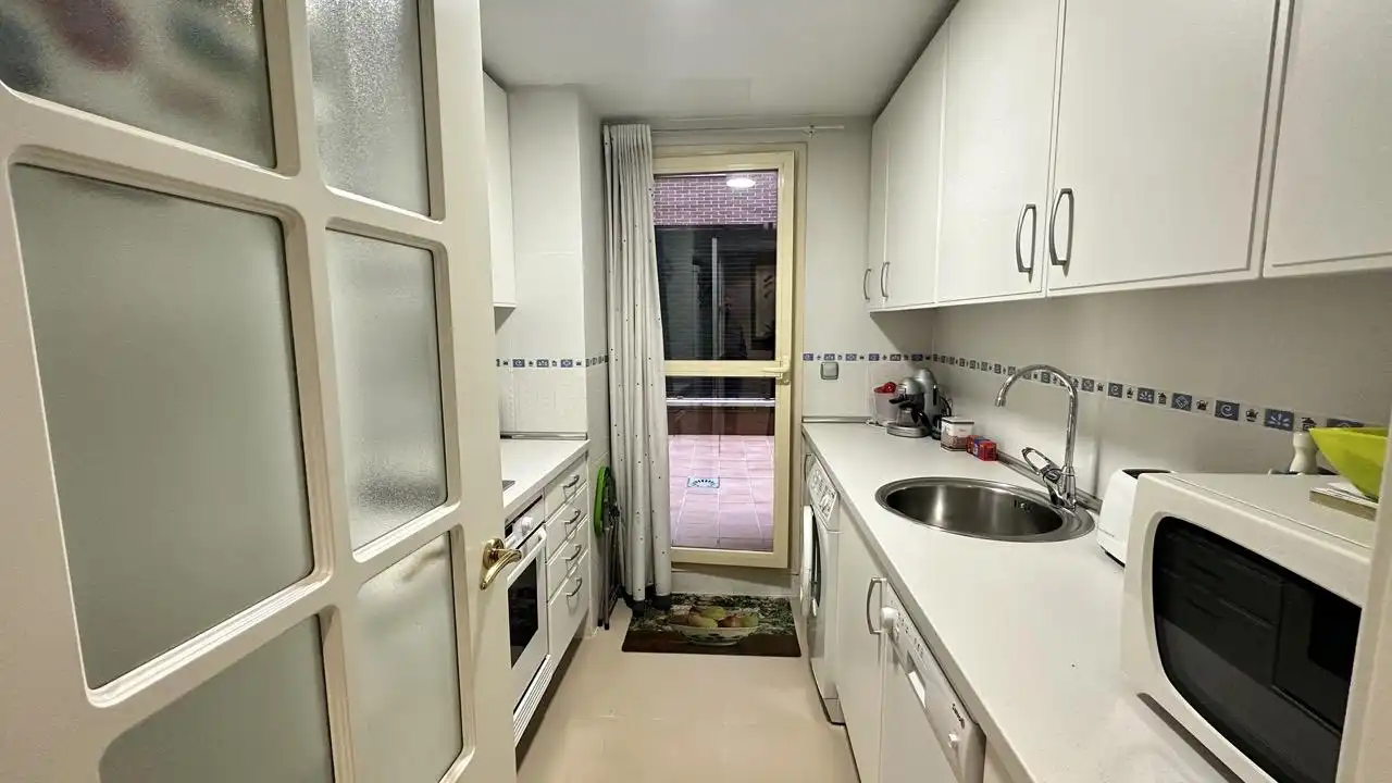 Cocina de Apartamento en venta en Madrid con Aire acondicionado, Calefacción y Jardín privado