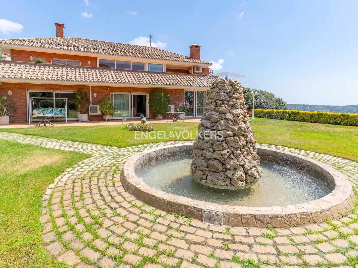Vista exterior de Casa o xalet de lloguer en Argentona amb Aire condicionat, Calefacció i Jardí privat