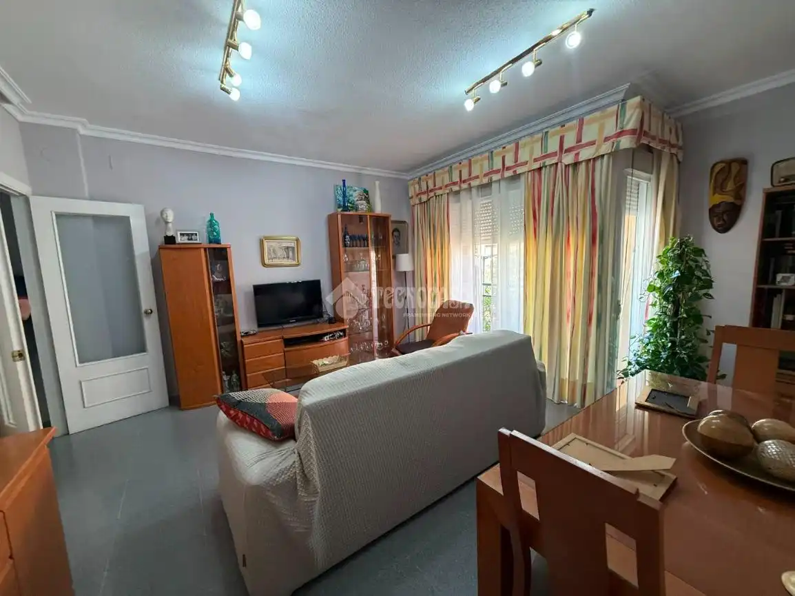 Sala de estar de Piso en venta en Sevilla con Trastero y Balcón