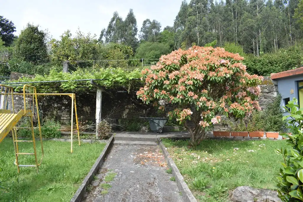 Jardín de Casa adosada en venta en Pontedeume con Calefacción y Jardín privado