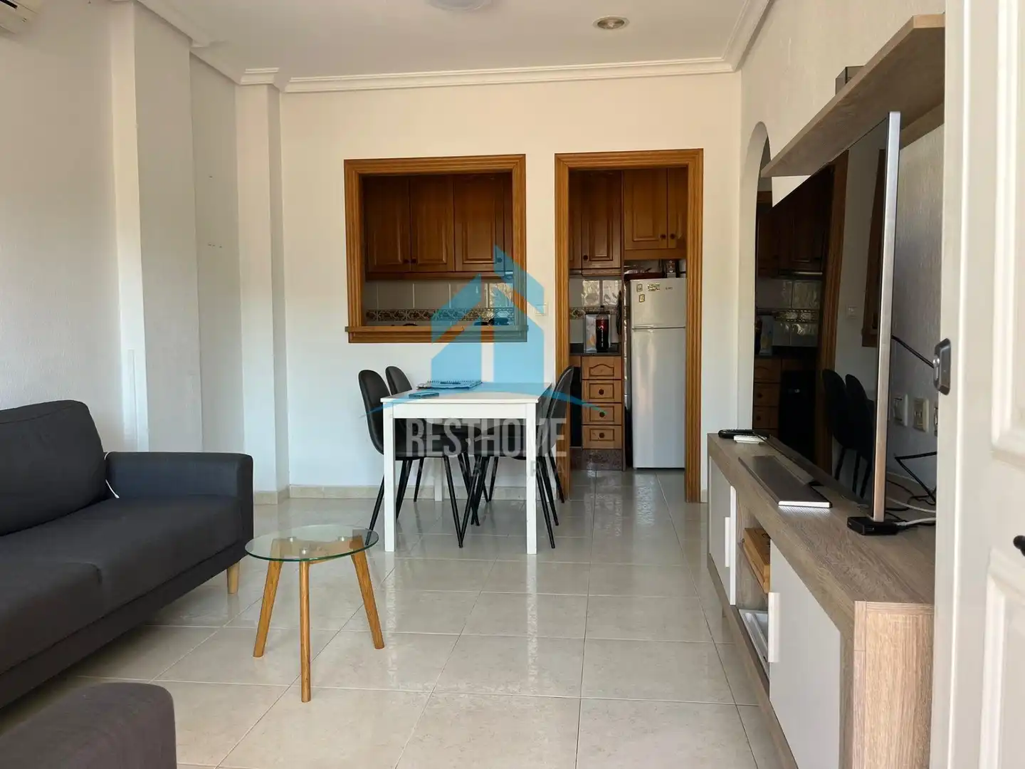 Vista exterior de Apartament en venda en Torrevieja amb Aire condicionat, Jardí privat i Terrassa