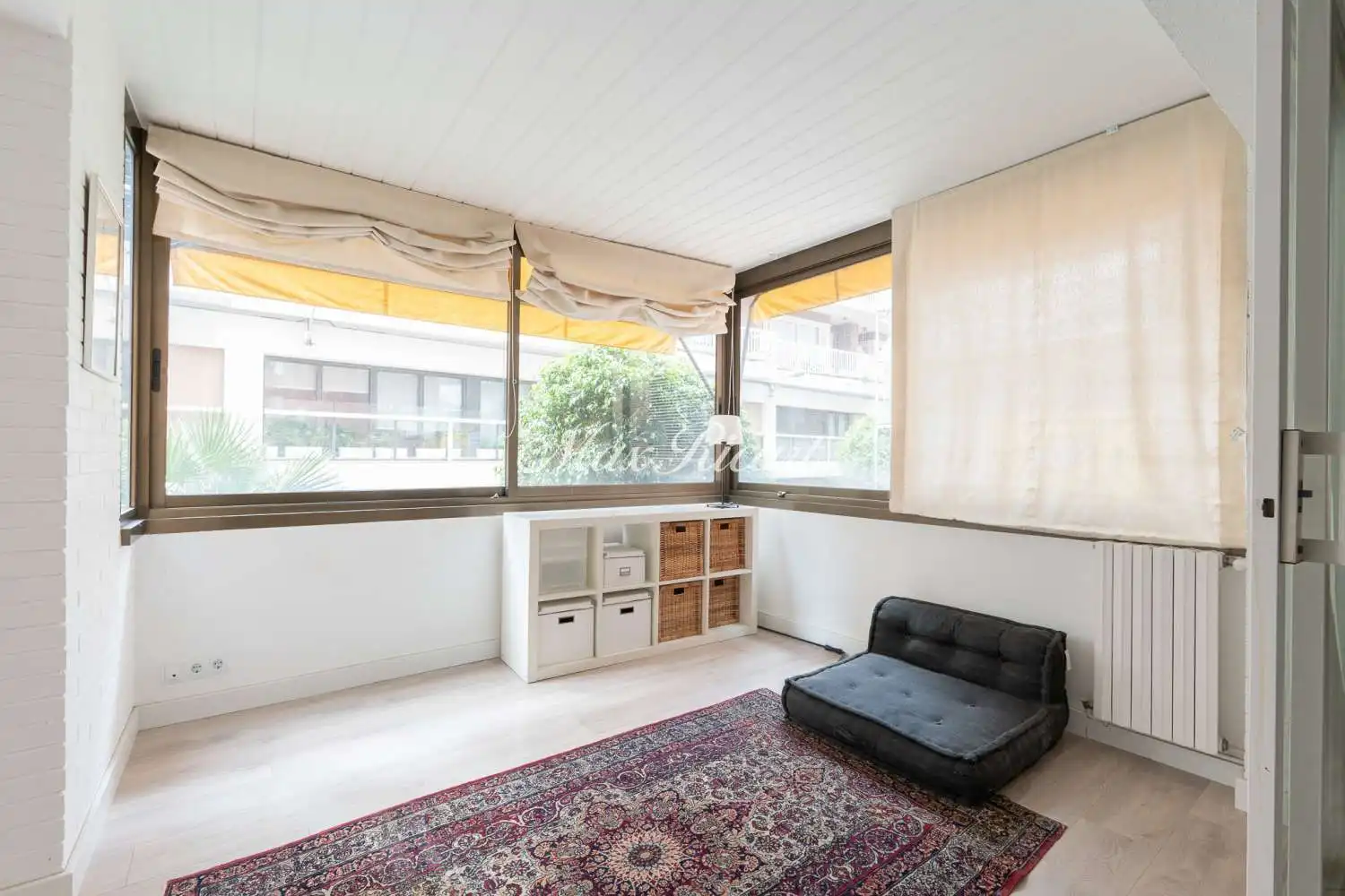Schlafzimmer von Wohnung zum Verkauf in Barcelona mit Klimaanlage, Heizung und Terrasse