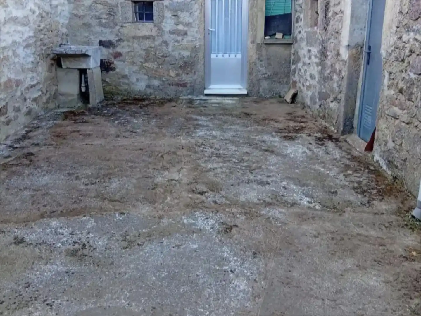 Aparcament de Finca rústica en venda en Yecla de Yeltes amb Moblat