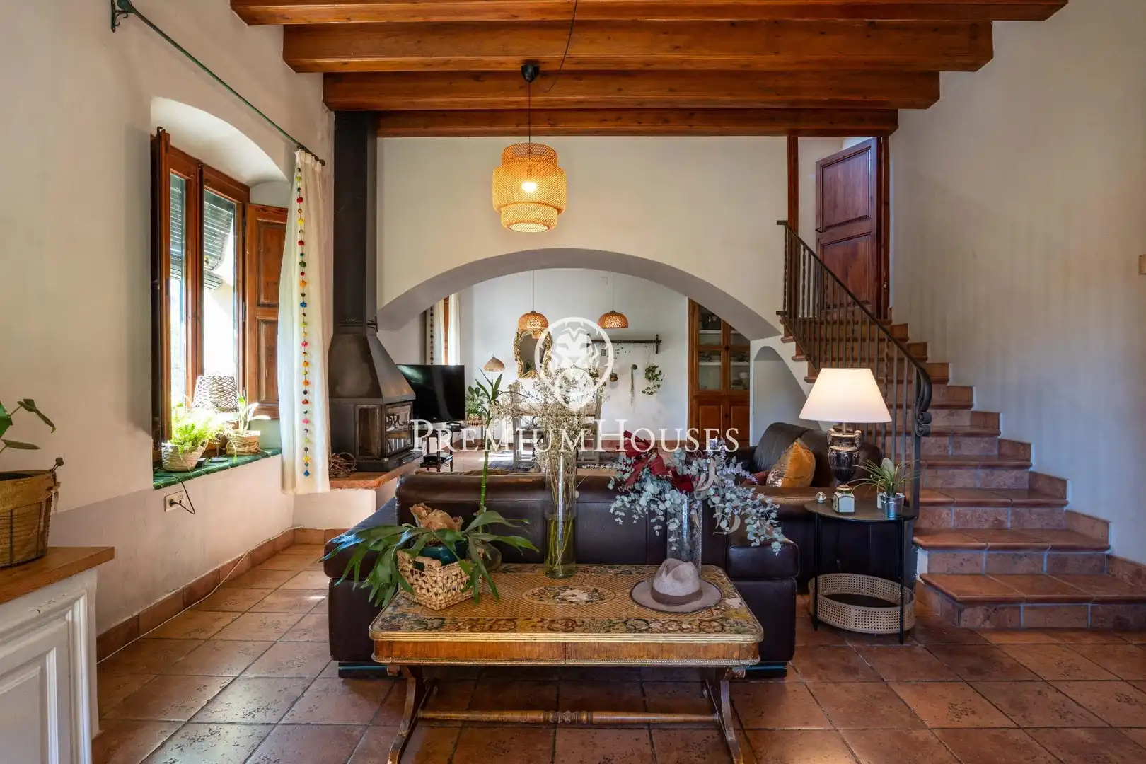 Sala d'estar de Finca rústica en venda en Sant Pere de Ribes amb Calefacció i Jardí privat