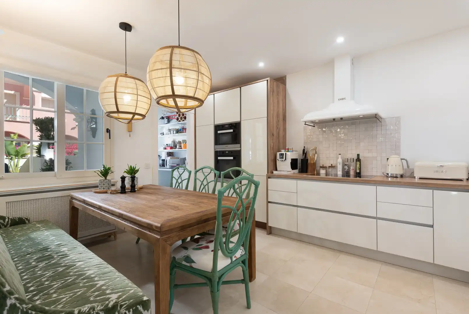 Cocina de Casa o chalet en venta en Marbella con Aire acondicionado, Calefacción y Jardín privado