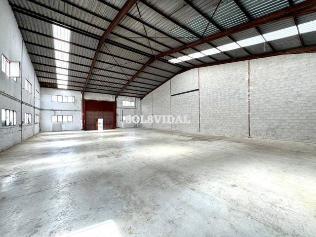 Nave industrial en Alquiler en Catral