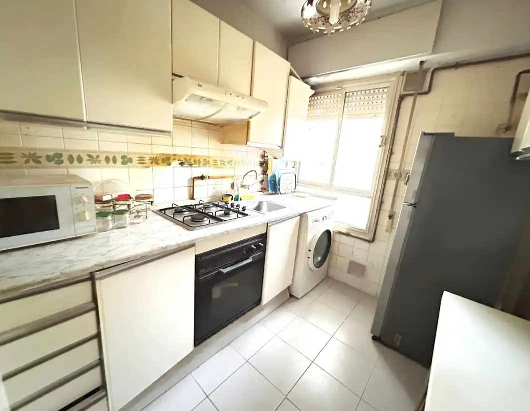 Küche von Wohnung zum Verkauf in  Madrid Capital mit Klimaanlage und Möbliert